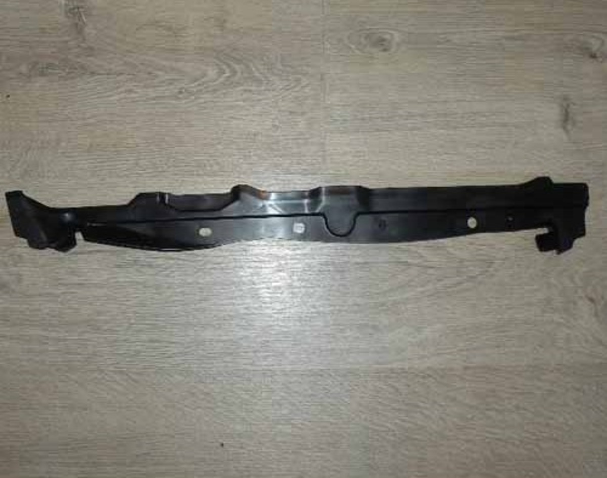 LR016860 Ізолятор крила правий RANGE ROVER SPORT L320 2005-2009 Б/У
